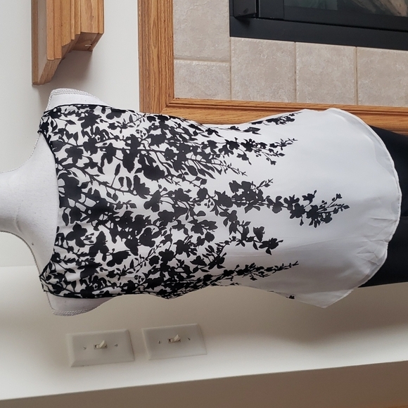 White House Black Market Shell - Picture 3 of 3